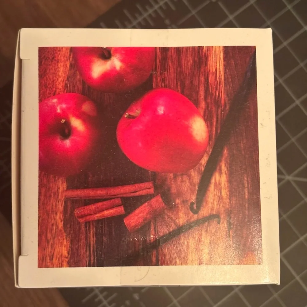 Vinterfint Candle 24 hour candle Apple-scented - Picture 6 of 6